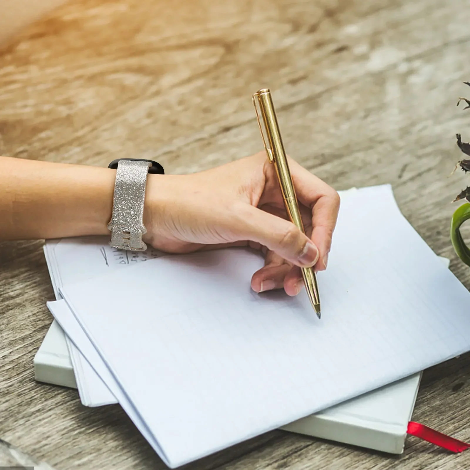 حزام ساعة من السيليكون لساعة Fitbit Versa 3 حزام Smartwatch الرياضية لملحقات سوار المعصم المقاوم للماء من Fitbit Versa Sense