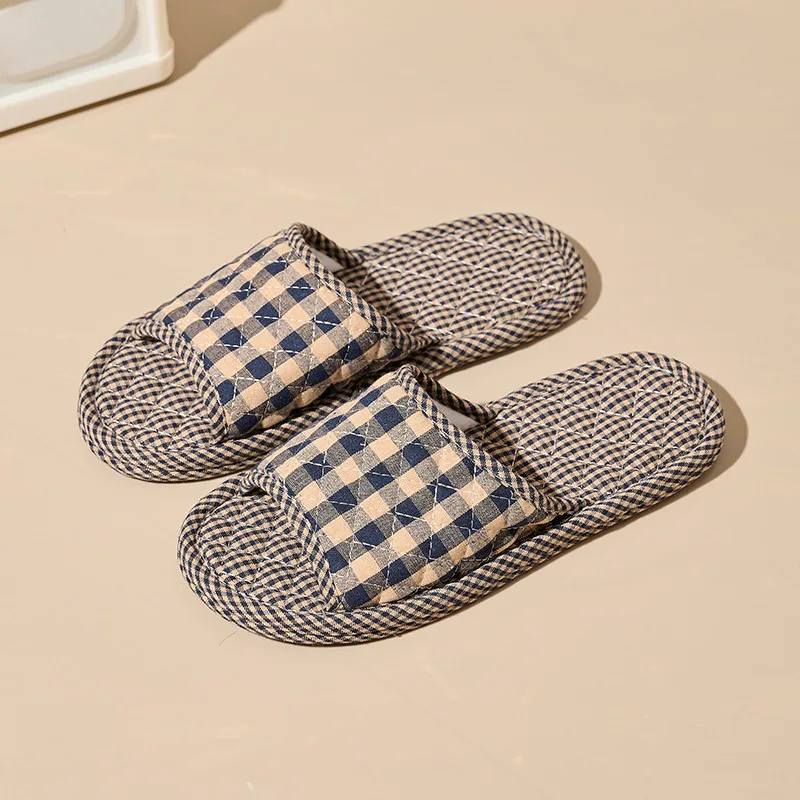 Zapatillas de interior para mujer para las cuatro estaciones, zapatos cálidos de algodón suave con flores para el suelo, zapatillas Retro de moda para el hogar para hombre, zapatos planos antideslizantes silenciosos