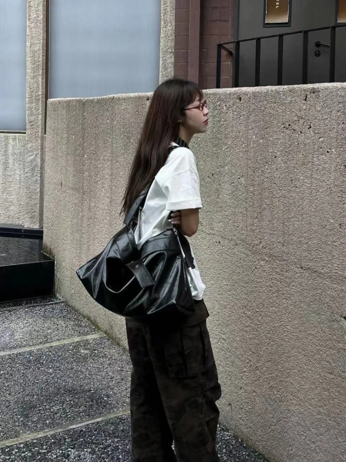 

Large Capaci Bla Soft Leather Tote ex Crossbody Bag Cool Trendy oulder Bag for Young Men And Women Casual Use