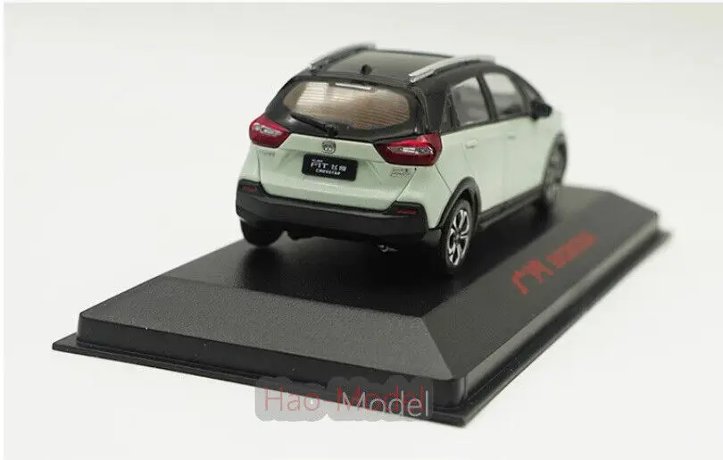 GAC 1/43 For Honda FIT CROSSAIR Model car Alloy Diecast Model Car Simulation Toys Boys Birthday Gifts Hobby Display Collection