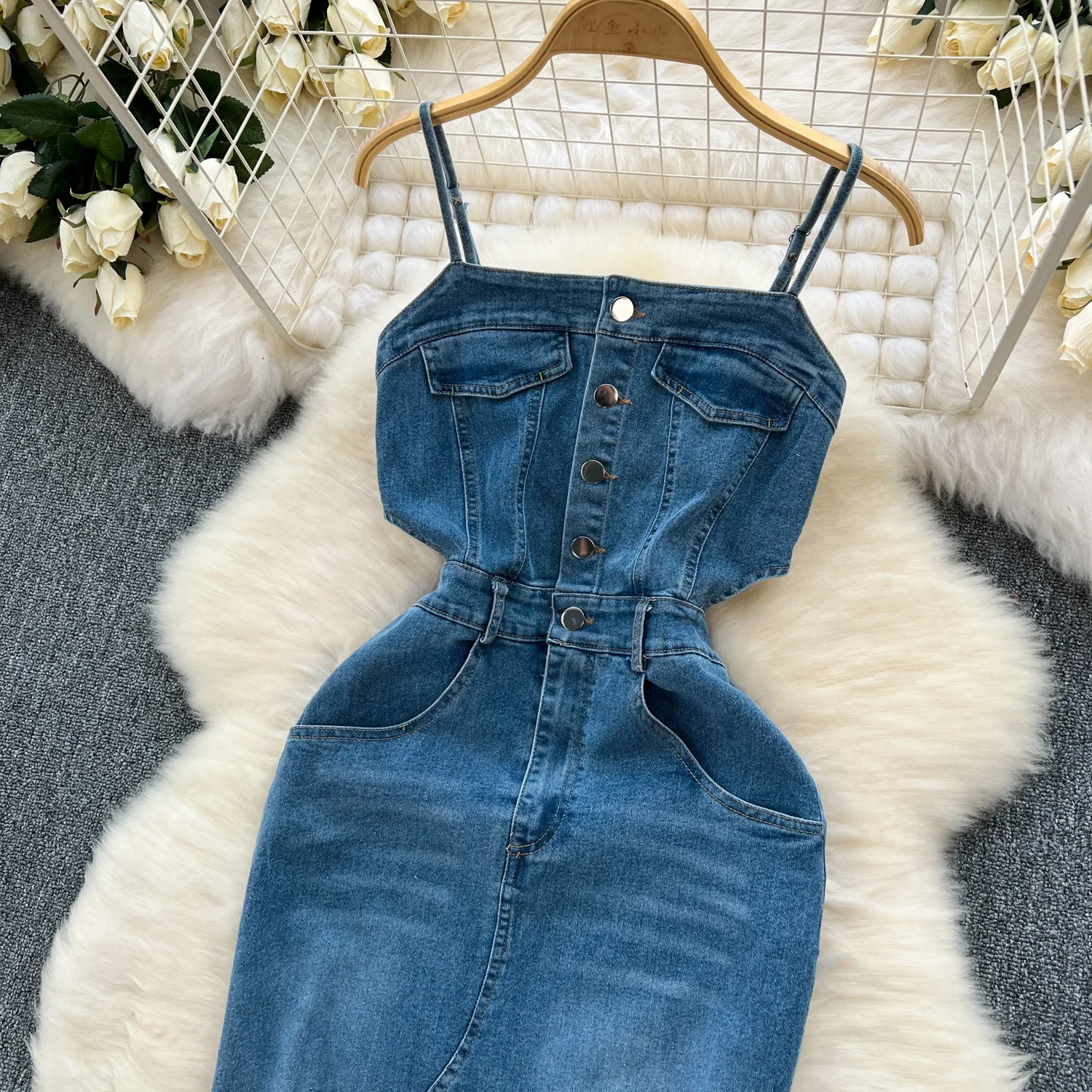 

Hong Kong-style Retro Slim Denim Halter Dress.Women's Summer Design Feel Slit Tassel Solid Color High Waist Medium Length Dress