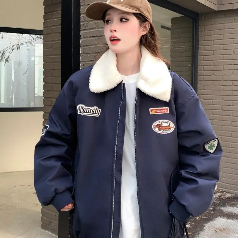 

Зимняя новинка 2025: Утепленная куртка унисекс в корейском стиле, свободного кроя, из хлопка, в американском бейсбольном стиле, универсальная, с длинными рукавами, на молнии, из искусственной кожи.