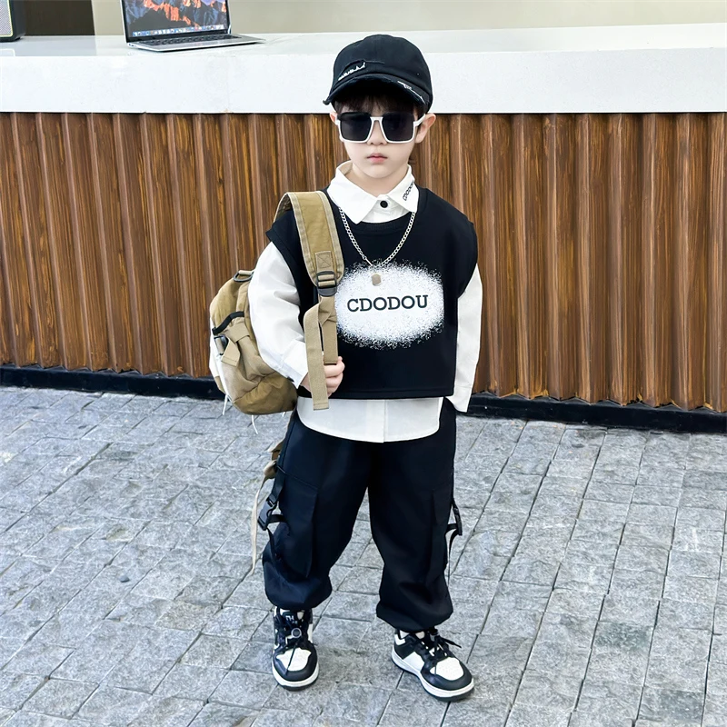 

Модный осенний комплект для мальчиков: футболка с длинным рукавом, жилет и брюки из хлопка и регенерированного целлюлозного волокна для подростков