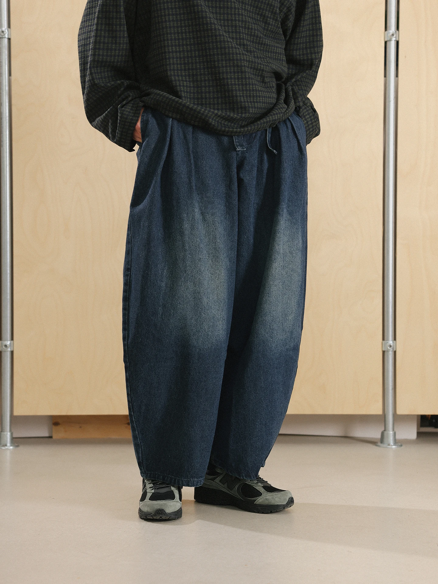 

Blue Wide Leg Loose Fit Denim Jeans with Belt Vintage Sle Simple Cool Commuter Long Pants Spring Season Men's Casual Wear