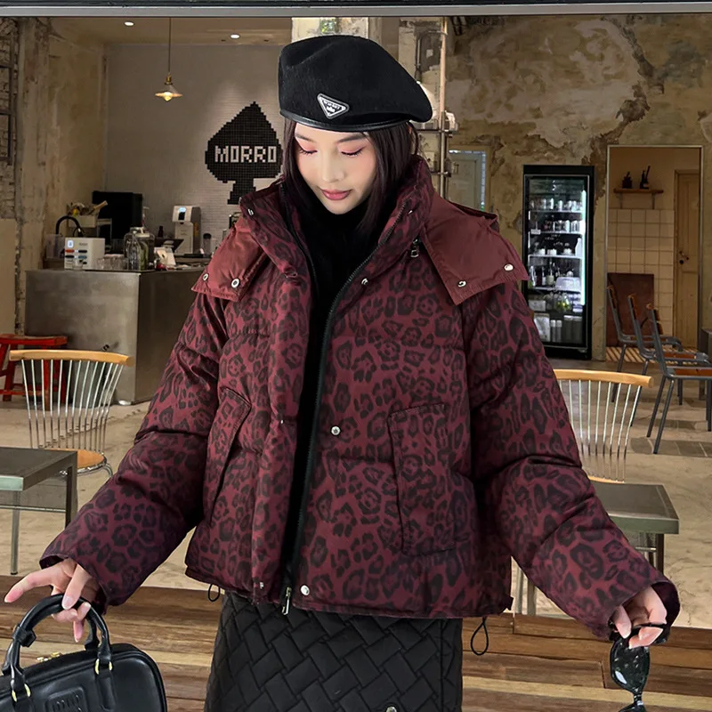 Estilo coreano casual inverno algodão puffer jaqueta senhoras engrossado solto ajuste casaco com capuz leopardo impressão boné removível