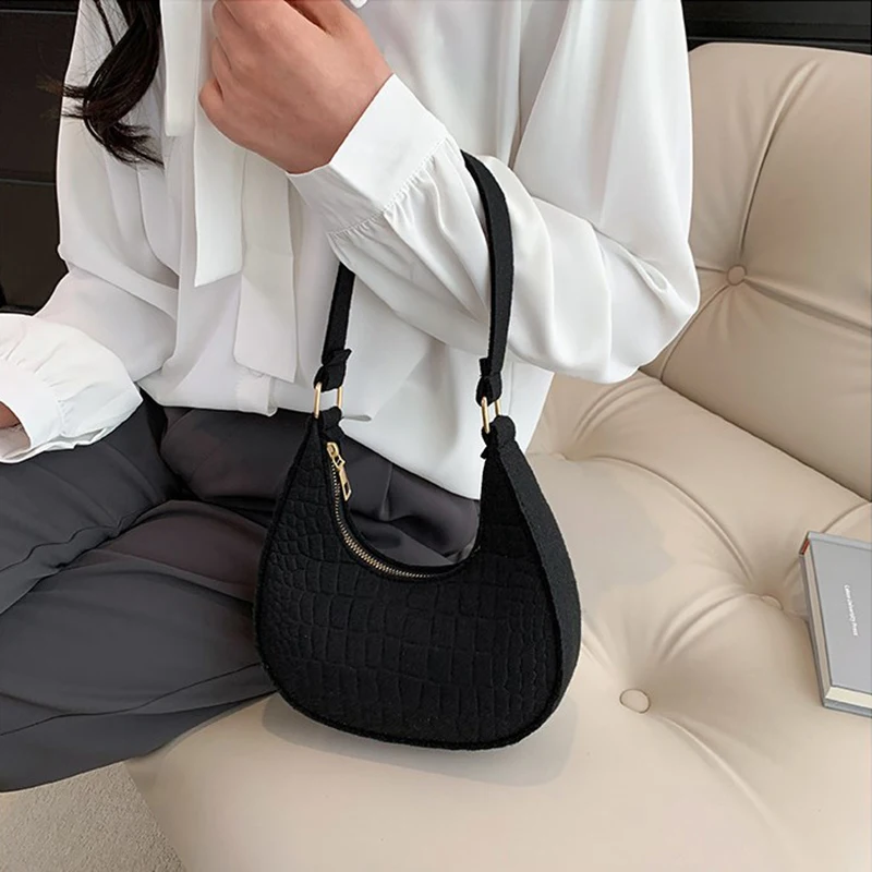 Fashion Simple Moon Shape Underarm Bags Cute Women Female Crocodile Grain Shoulder Bag Felt Purses Handbags Trend Accessories