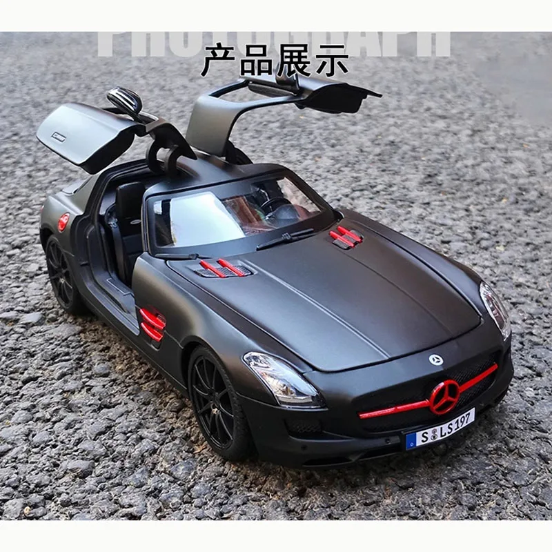 Maisto 1:18 SLS AMG & CLK GTR Alloy Sports Car Model Display Boy Holiday Gift Classic Static Display Collection