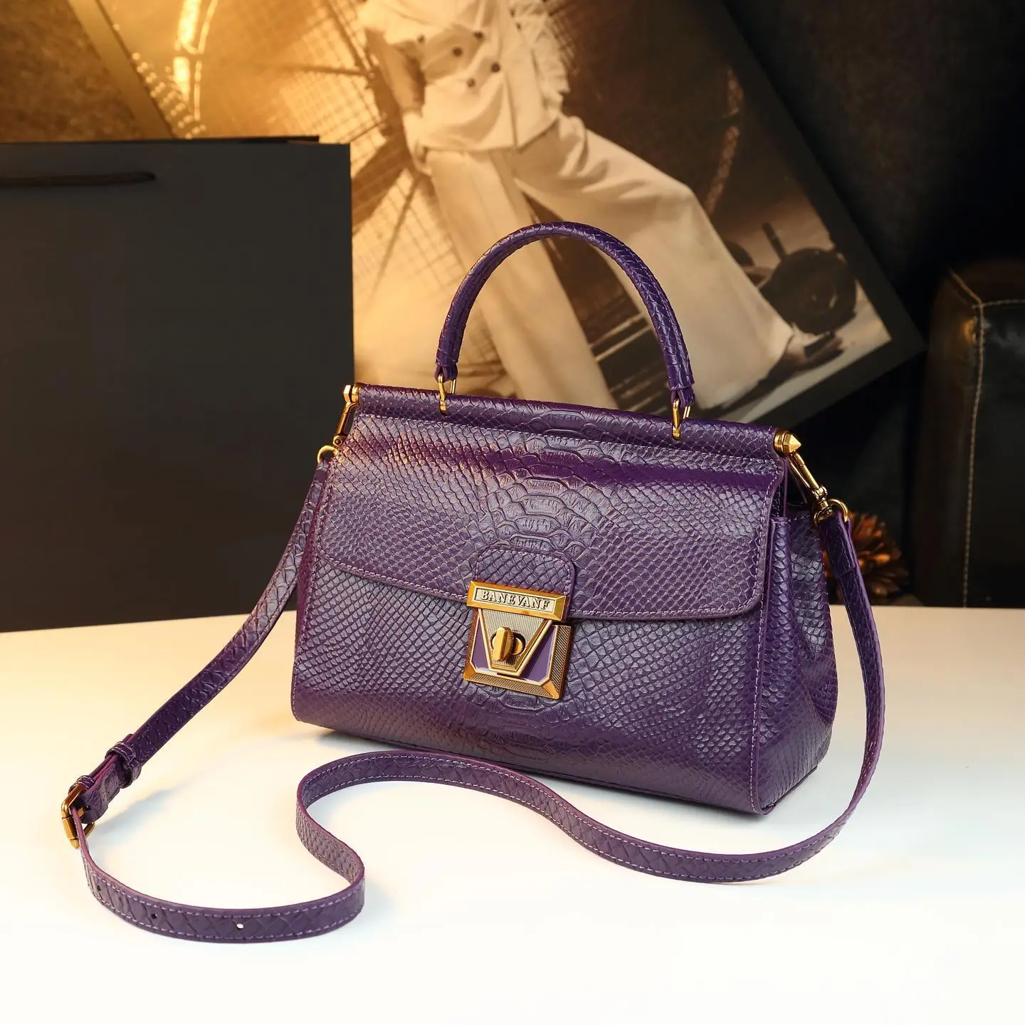 

Designer Elegant Diaper Bag Women's Luxury Crossbody Handbag Minimalist Leather Tote Vintage Fashion For Shopping Trip