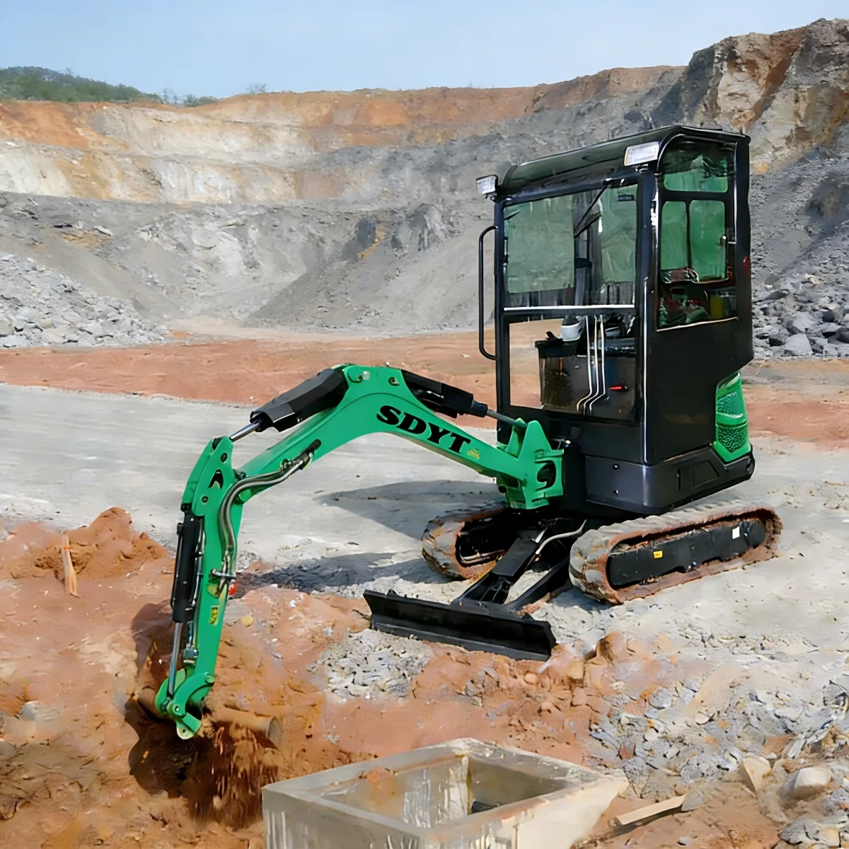 

Новый 2-тонный мини-экскаватор на заказ, произведенный на китайской фабрике, многофункциональный дизельный гусеничный экскаватор 1,2 тонны