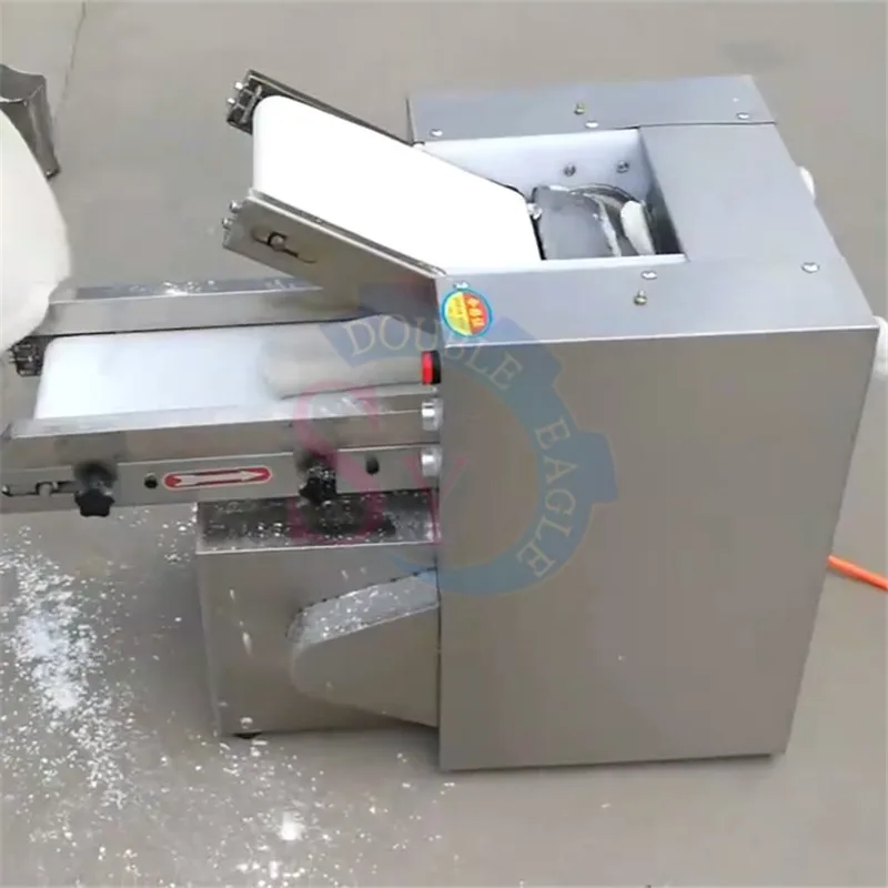 Novo design de mesa tipo 200 modelo rolo de massa elétrica automática imprensa máquina de rolamento tamanho pequeno máquina de amassar massa
