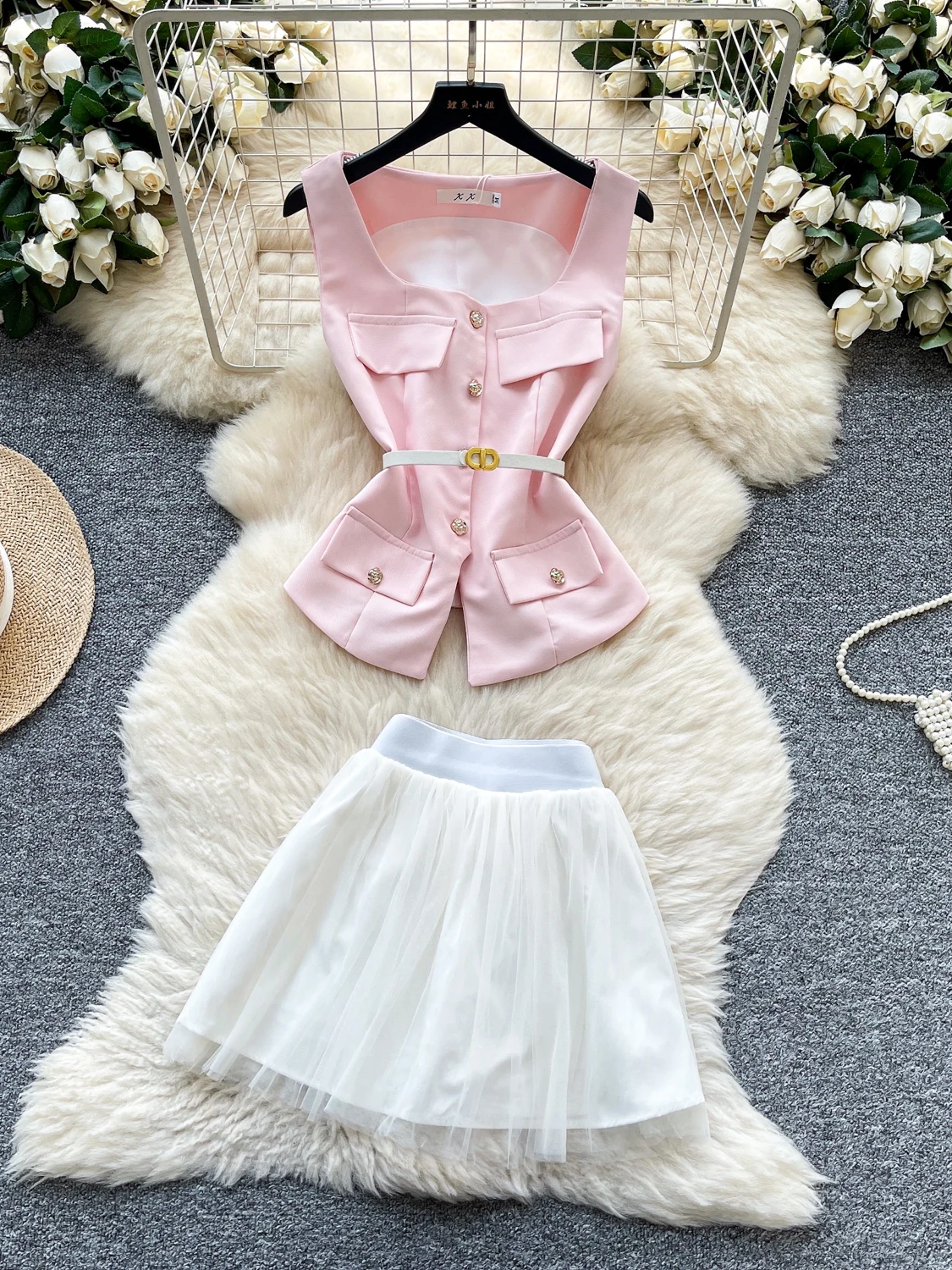 

Summer Faion Set Women's Lace Skirt And Top with Belt Square Collar Svel Vest High Waist Design ort Pants Ensemble