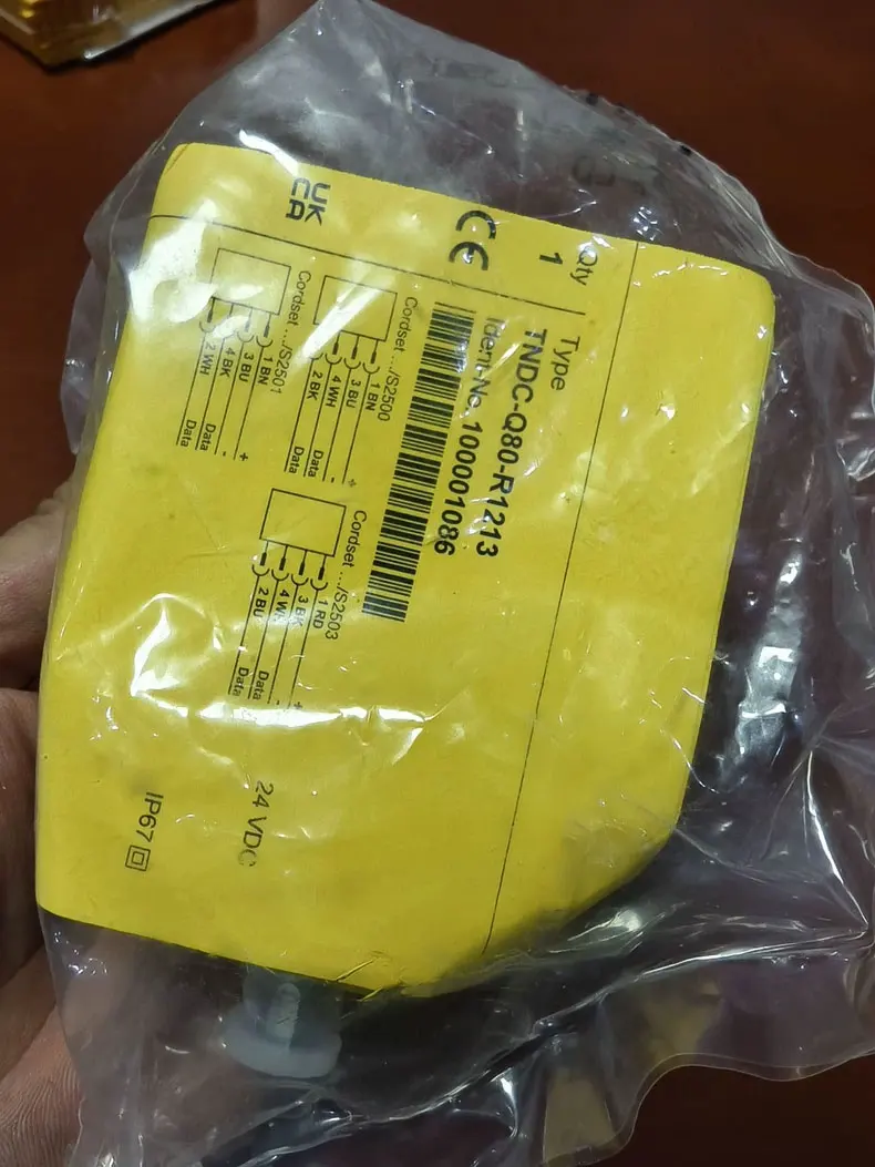 100% New and Original TNDC-Q80-R1213 Read/Write Connector 100001086 FedEx /UPS / DHL fast delivery Warranty One-year
