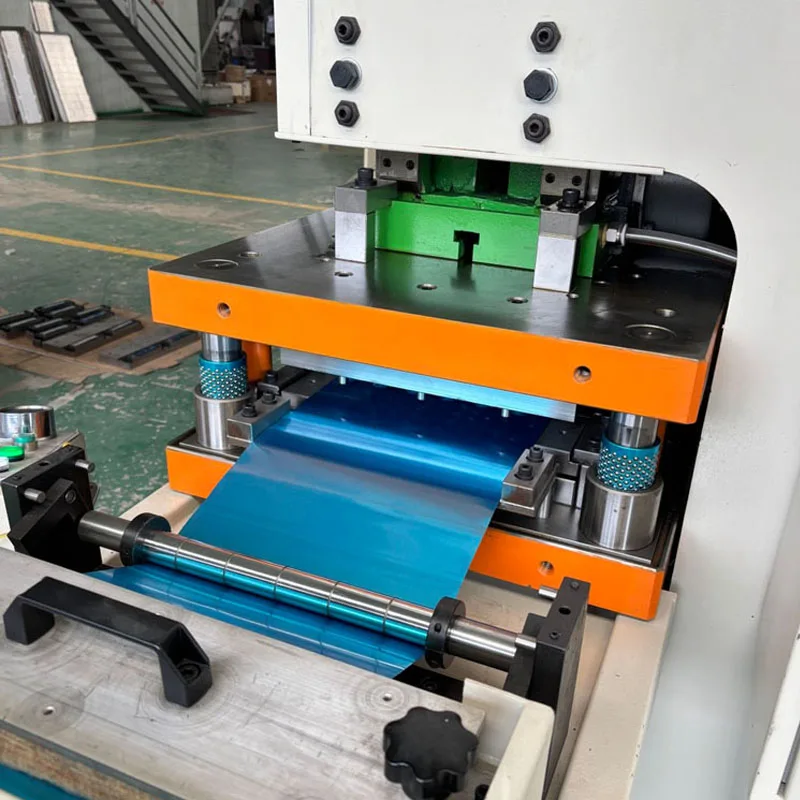 Verdampfer-Transformator-Kühler zur Herstellung von Wellpappe-Aluminium-Flossen-Pressformmaschinenlinie