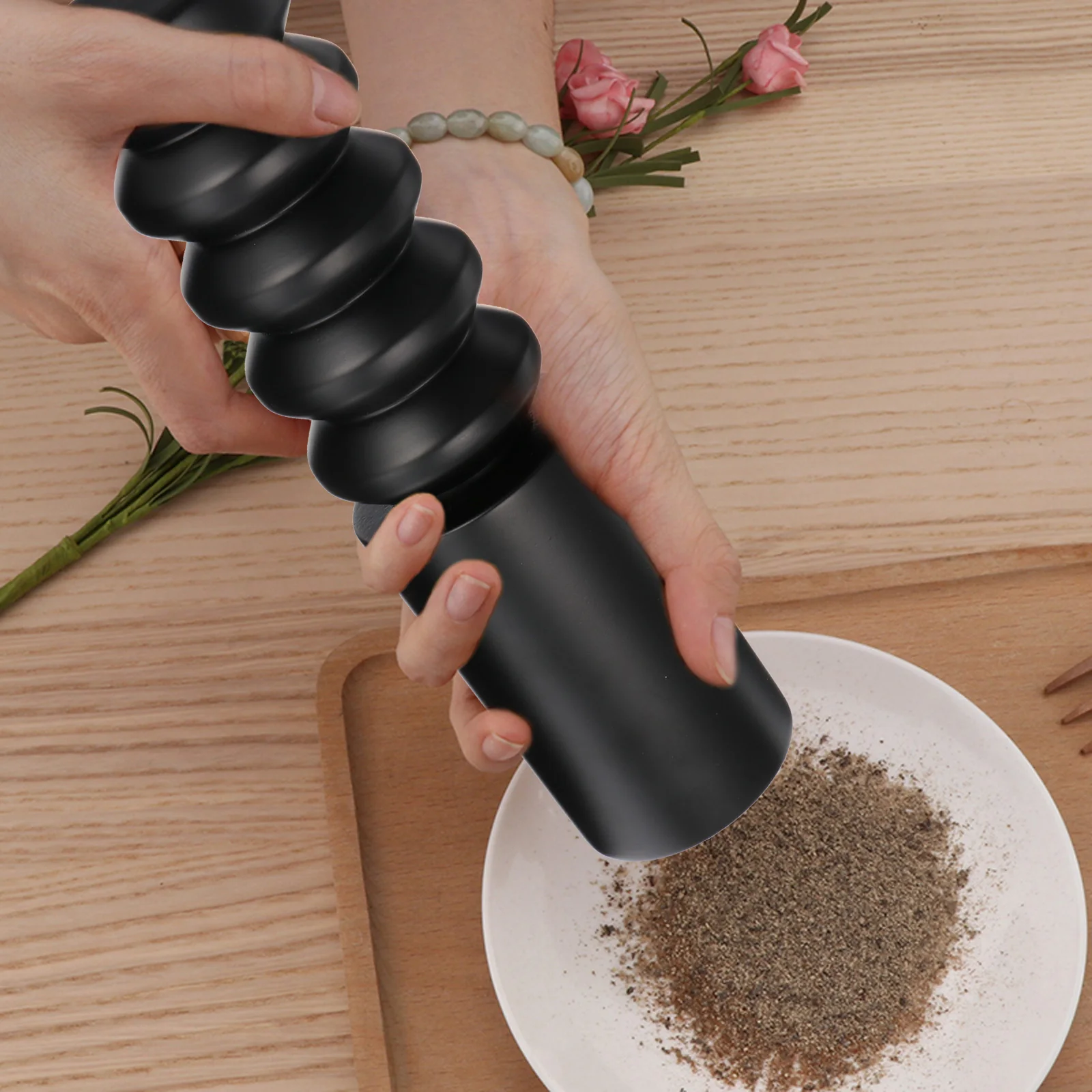 

Pepper Mill Adjustable Seasoning Bottle Kitchen Spice Seasoning Bottle Grinder Tool For Fresh Ground Pepper Salt