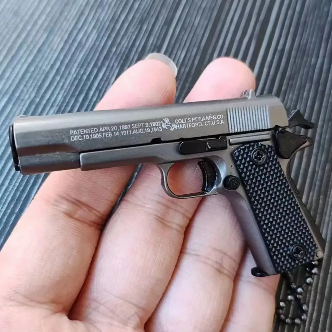 Csnoobs سبيكة 1:3 كولت M1911 مسدس نموذج مصغر تجميع مسدس لعبة المفاتيح ظهره قلادة الديكور هدية لعبة الصبي