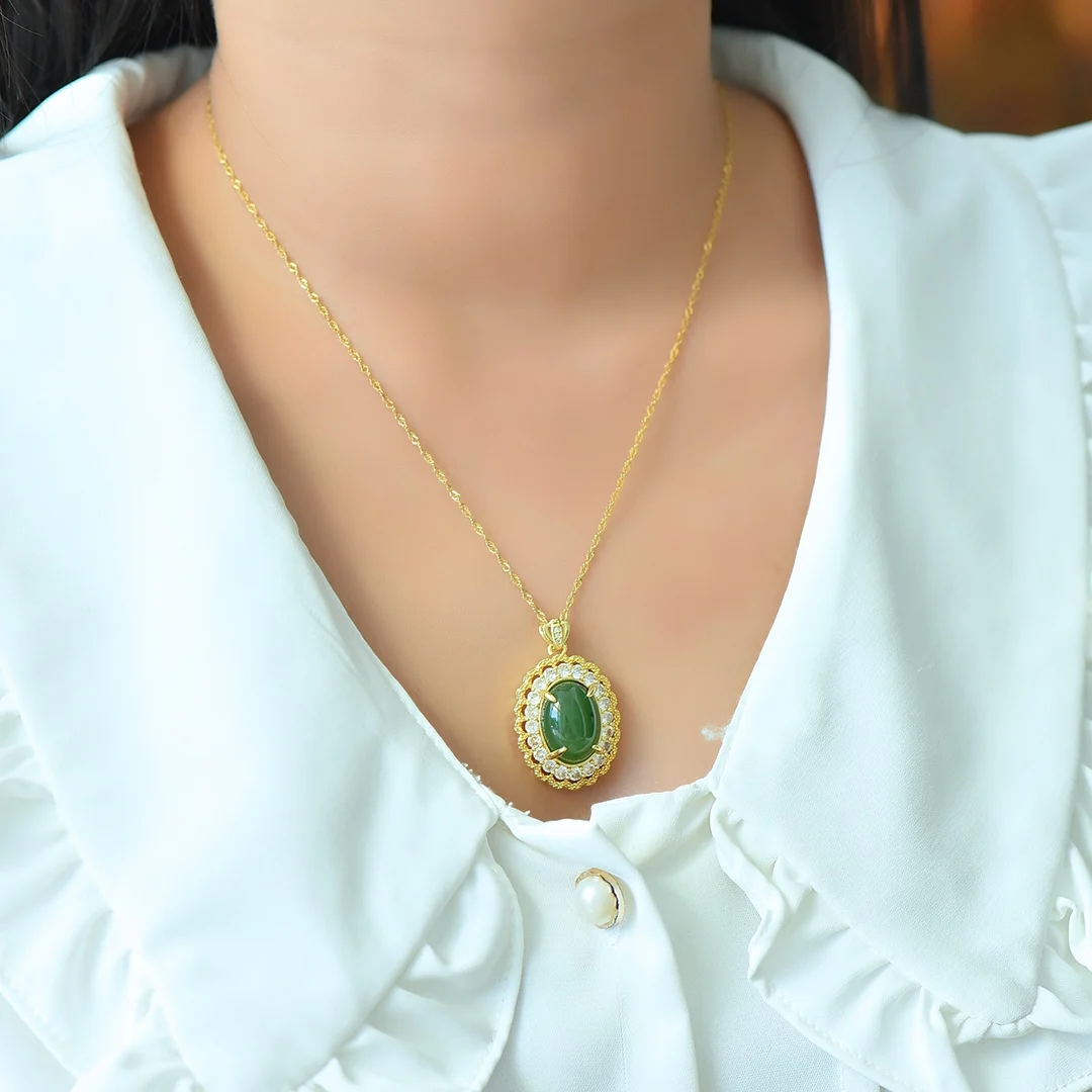 Fashionable inlaid green jadeite full diamond pendant