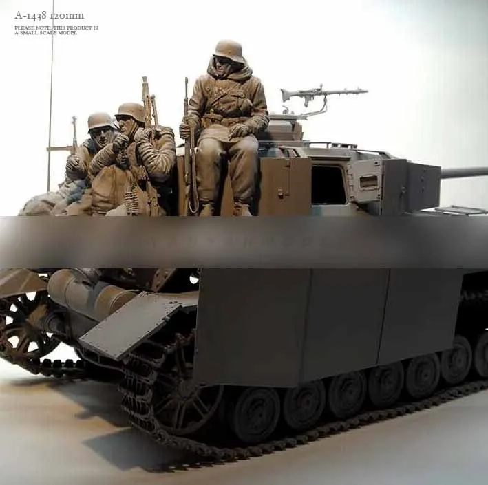 120mm Resin Soldier model kits figure colorless and self-assembled 8-person suit （No tanks） A-1438