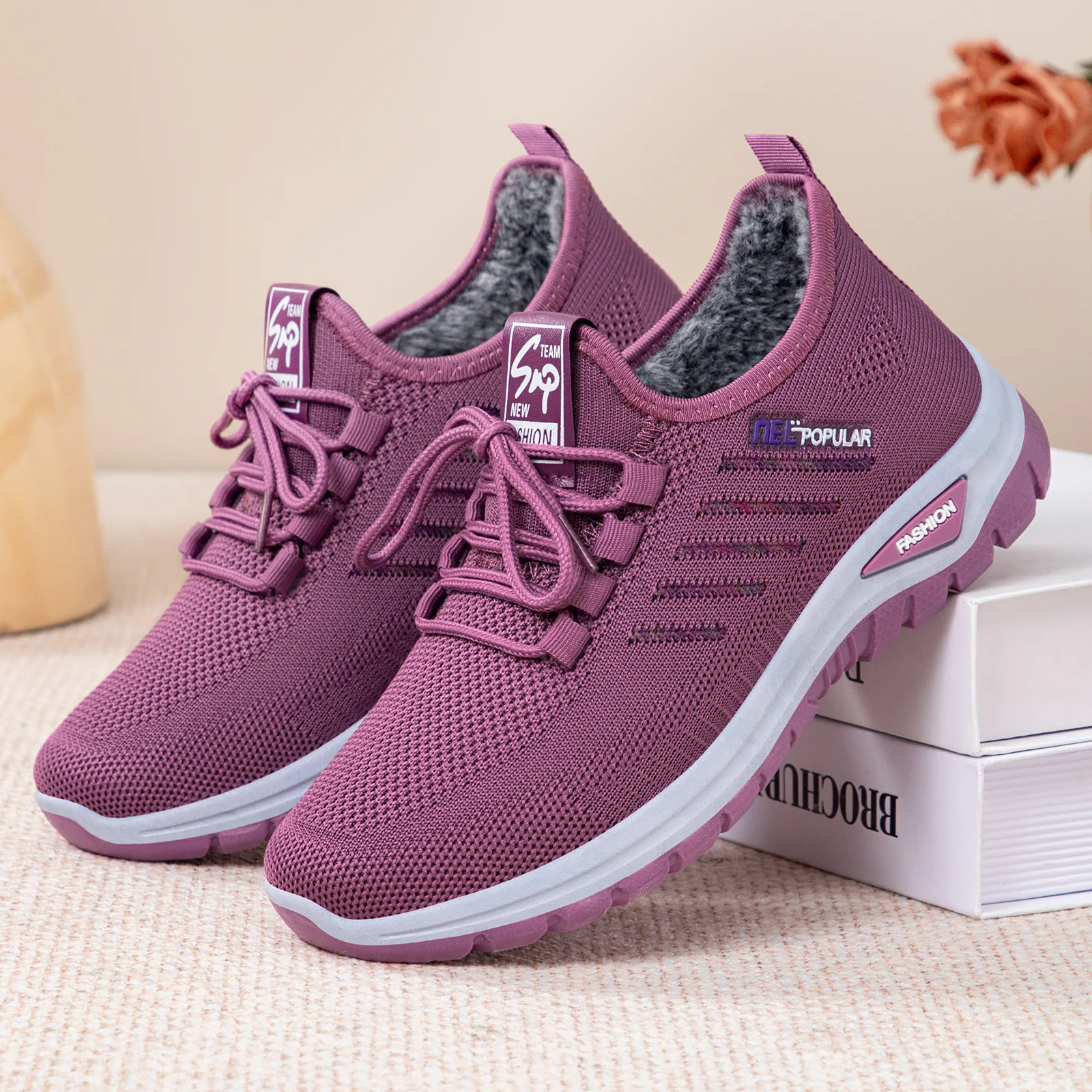 

Women's casual shoes 2025 winter sports shoes with added fleece new warm shoes thickened lace up cotton shoes