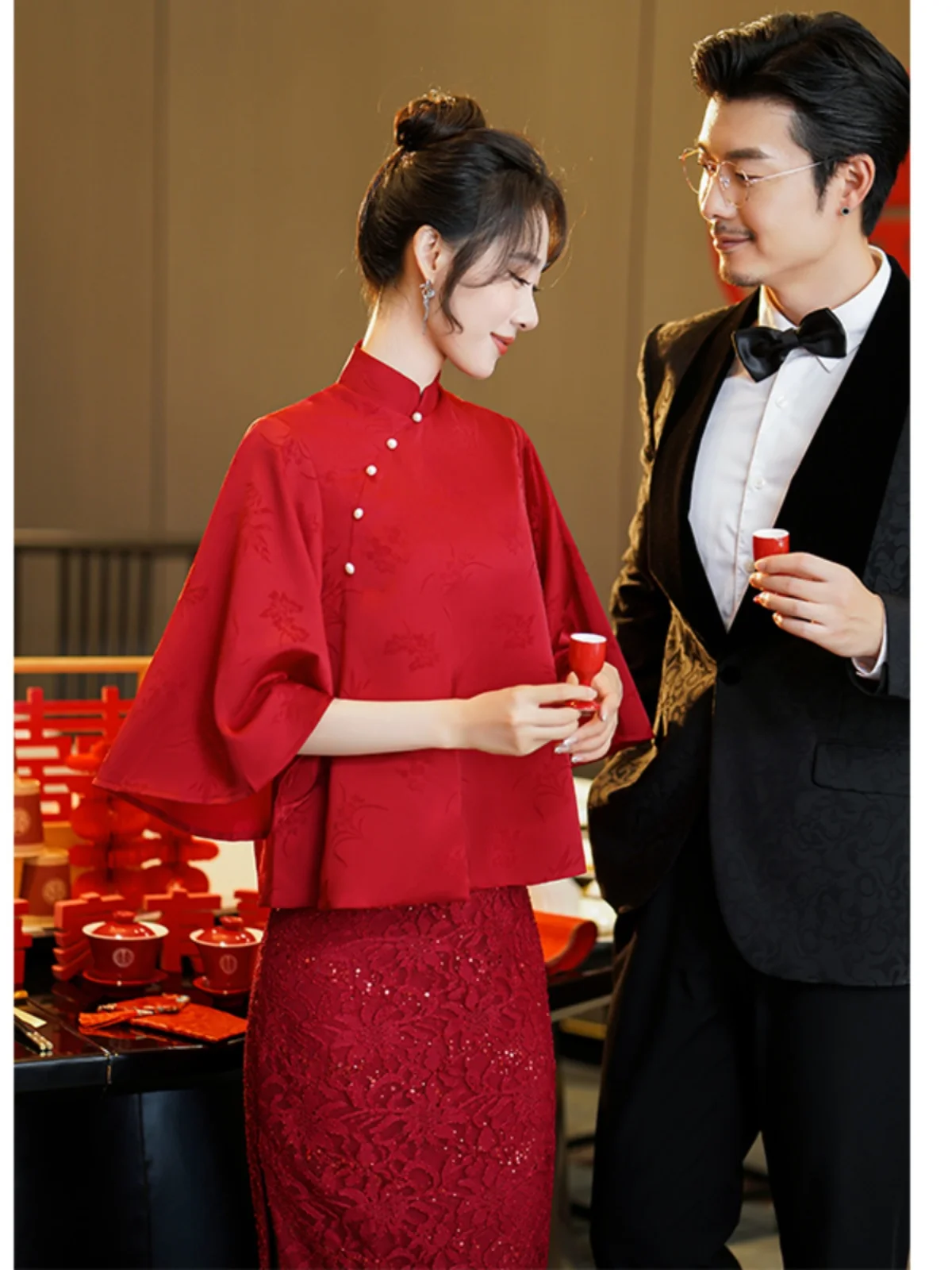 

Красное длинное кружевное ципао для женщин, новое китайское свадебное платье в современном стиле, для помолвки, вечеринки, церемонии.