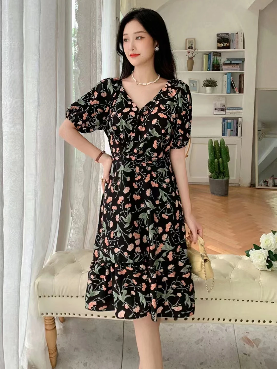 

2023 New Summer Women Sexy V-Neck Short Sleeve Lace-up Slim Dress Korean Chic Vacation Style Sweet Floral Dress 6 Colors
