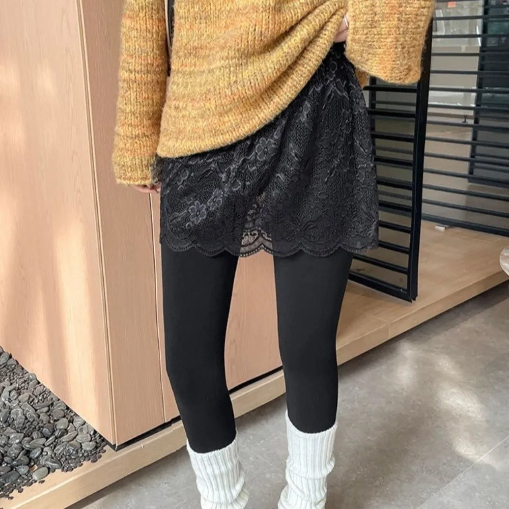 Cortina de pedos con adorno de encaje para mujer, bonito cortina de cadera con bordado de flores, minifalda versátil Y2K, decoración de pantalones