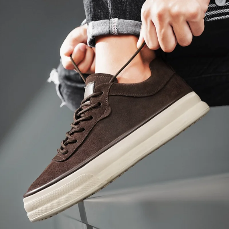 New Men's Casual Versatile Sports Shoes Outdoor Non Slip Wear-resistant  Lace-up Running Shoes Comfort High End Men's Sneakers