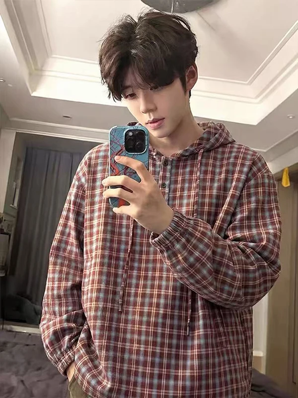 

American Retro Red Plaid irt Jaet Men's Spring Trendy Brand Hooded id Long Sve Sunscreen Hat irt Casual Loose Fit