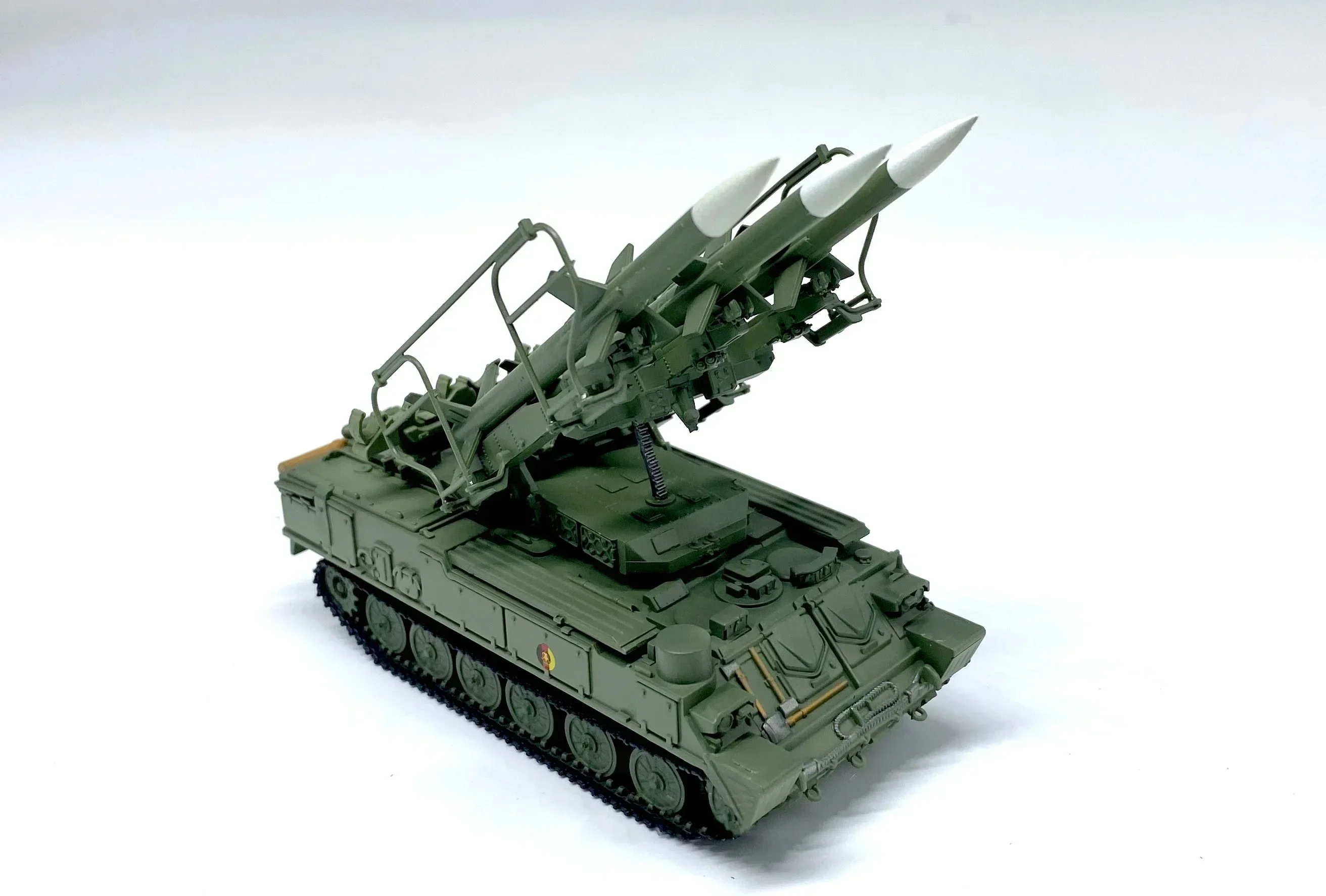 

1: 72 Scale Sam-6 Air Defense Missile Launcher Model East Germany Painting Painting By The Guards EM35109 35110 Collection Model