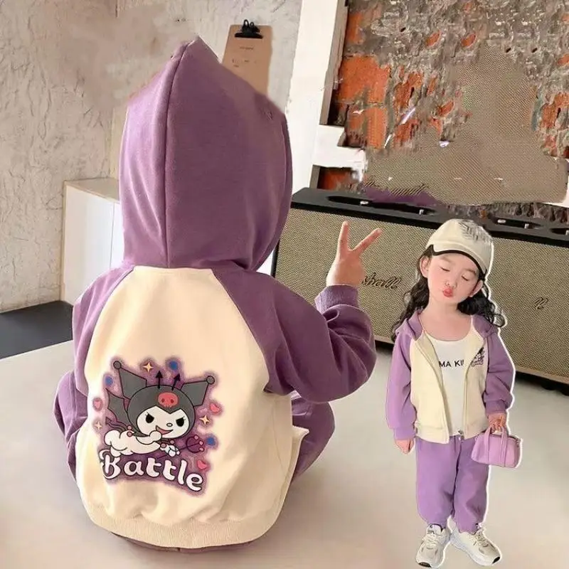 

Sanrios Kuromi, куртка из 2 предметов, новый стиль, куртка на молнии с капюшоном, весна-осень, модные детские штаны с героями мультфильмов, универсальная спортивная одежда для девочек, хит продаж