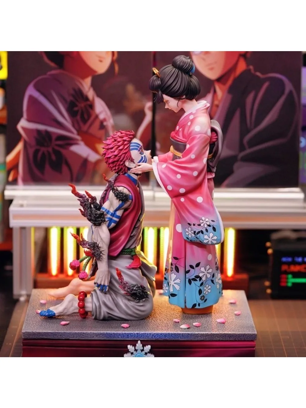 10,43 Zoll/26,5 cm Anime Demon Slayer Figur Akaza Koyuki Actionfiguren PVC-Statue Desktop-Ornament Sammlermodell Spielzeug Geschenke