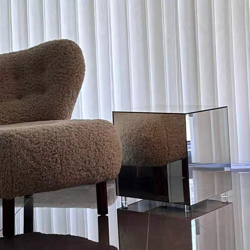 طاولة قهوة بمرآة زجاجية إيطالية، حافة مربعة، عدد قليل من طاولة السرير البسيطة، زينة فنية للمقهى، دعائم التصوير