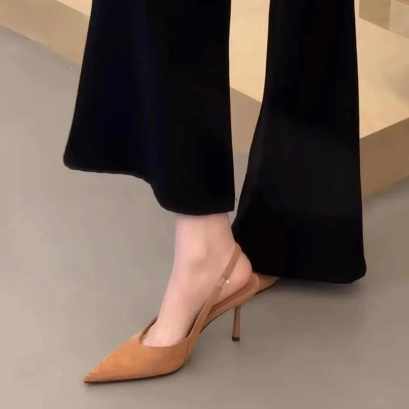 2025 الصيف ليوبارد عالية الكعب النساء الصنادل موضة أشار تو أحذية تصميم نمط مأدبة الصنادل الحفلات الأحذية