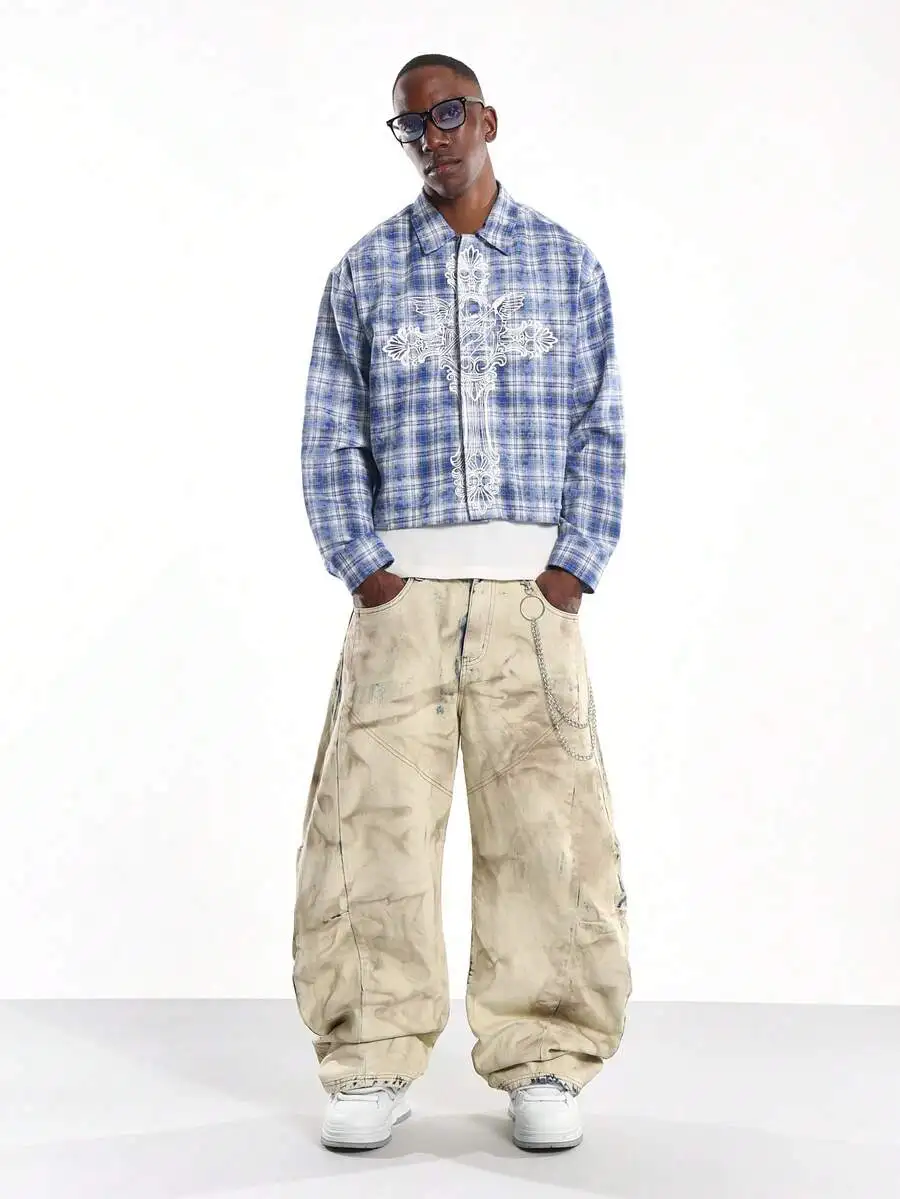 

Мужская сине-белая рубашка в клетку с длинным рукавом, на пуговицах, свободного кроя, с вышитым крестом