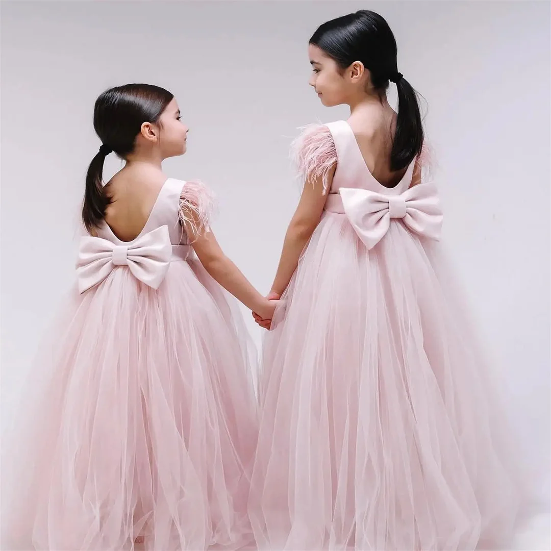 

Dusty Pink Flower Girl Dress with Feathers Junior Bridesmaid Dresses Floor Length Country Wedding Party Dress for Little Girls