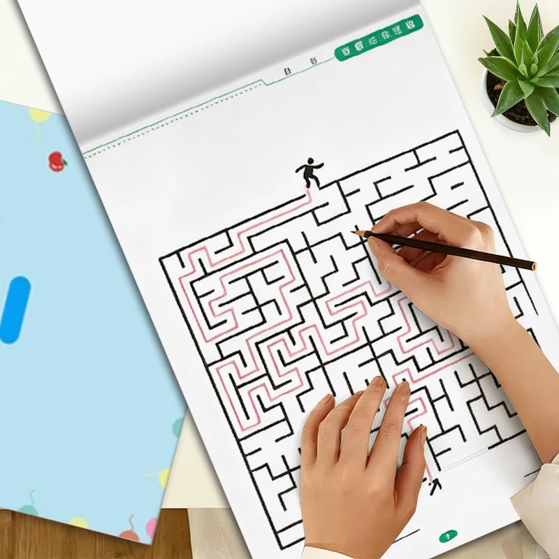 Maze Game Book, Early Education Design Focusing on Maze Training, Uses Fun Images to Develop Thinking Skills, Suitable for Children over 3 Years Old, Thinking Development, Attention Games, Puzzle Development, Perfect for Birthday Party Gifts, Travel Entertainment, Holiday Gifts.
