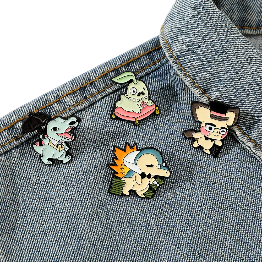 Pokemon Cyndaquil Chikorita Totodile Pichu figura de Anime insignia de Metal mochila ropa broche decoración Pin niños juguetes regalos