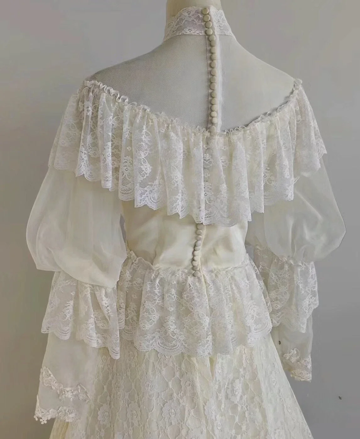 Vintage Bohemian Wedding Dress Sheer High Collar A-Line Lace Bridal Gown Long Sleeves Victorian Women Robe Customized