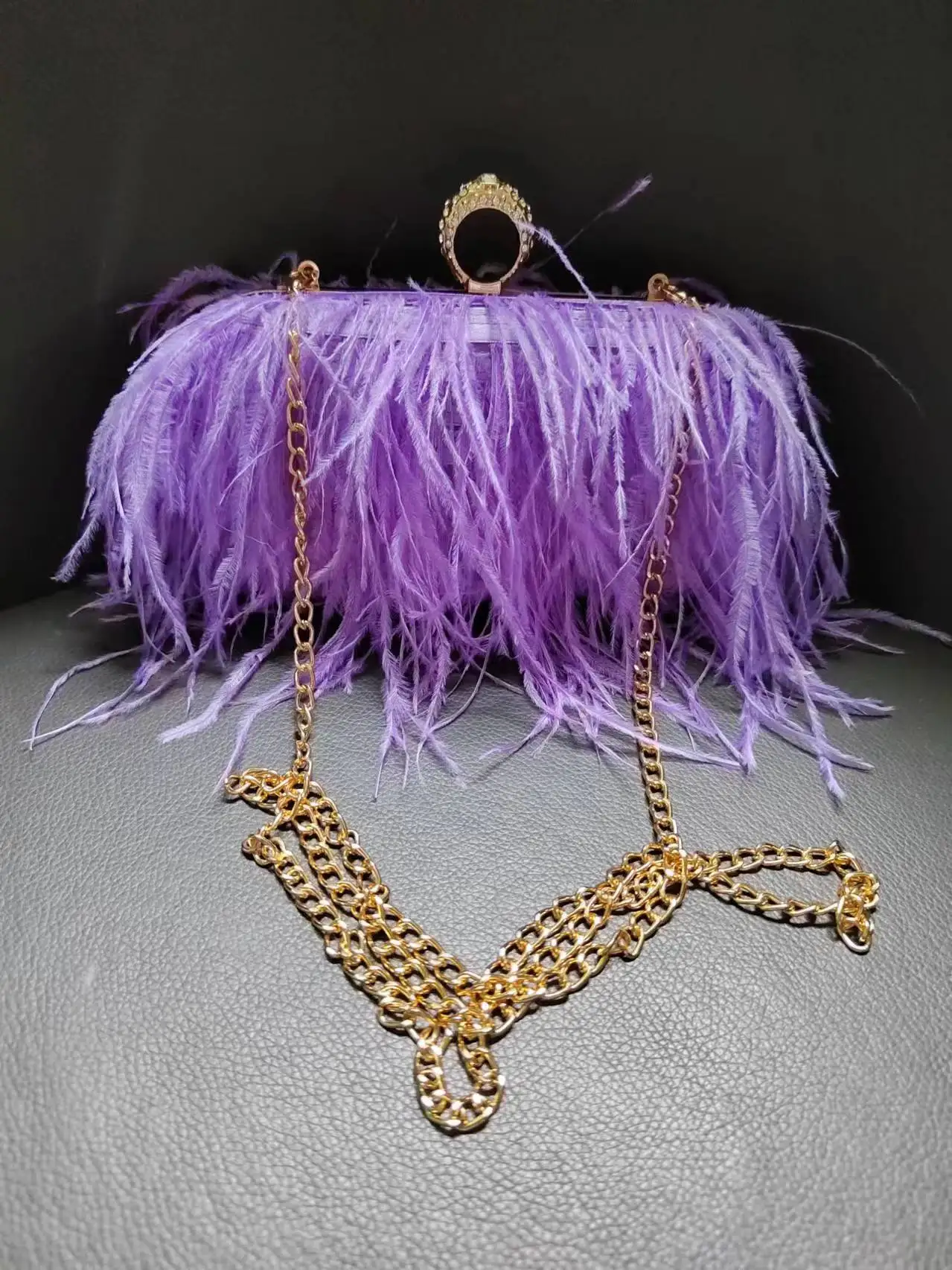 2024 Guangzhou High Quality Knuckle Ring Purple Feather Purse Clutch Purse Bag With Ostrich Feather Decoration Wedding Bags