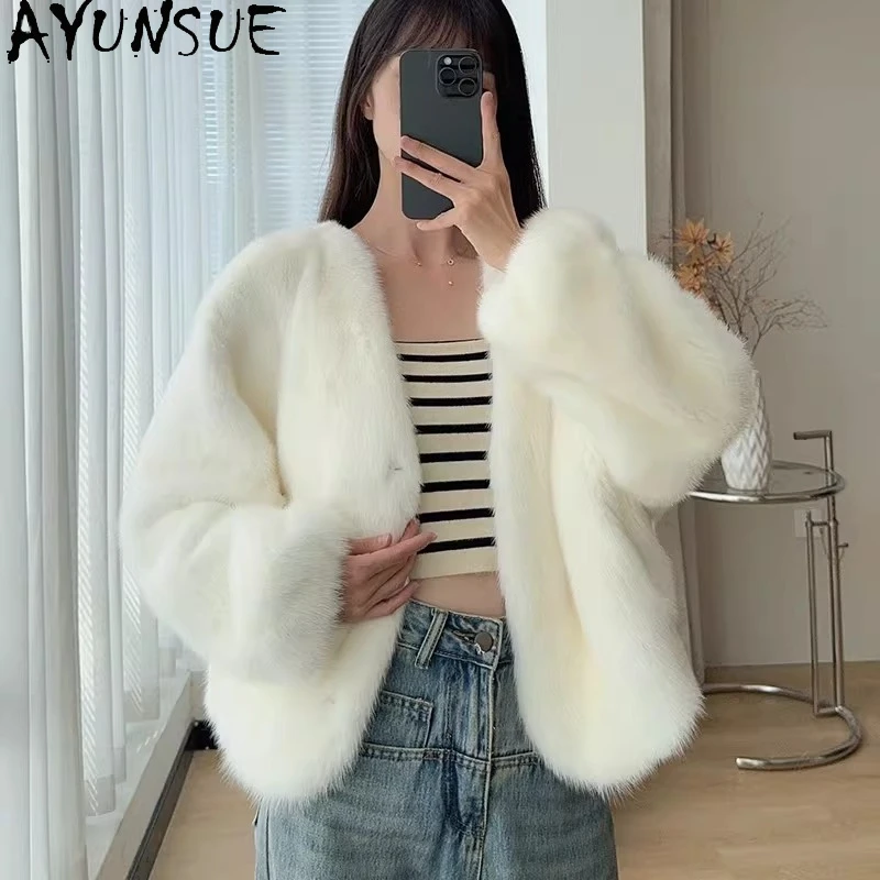معطف فرو المنك الطبيعي الفاخر من AYUSNUE للنساء 2026 ملابس شتوية معاطف نسائية دافئة أنيقة جديدة في معاطف المنك الكامل شوبانا Жеenca