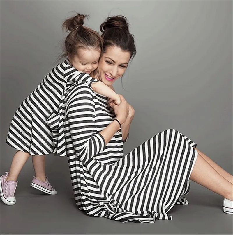 Summer Mommy and Me Family Matching Set Mother Daughter Striped Dresses Clothes Mom Dress Kids Child Outfits Mum Baby Girl Suit