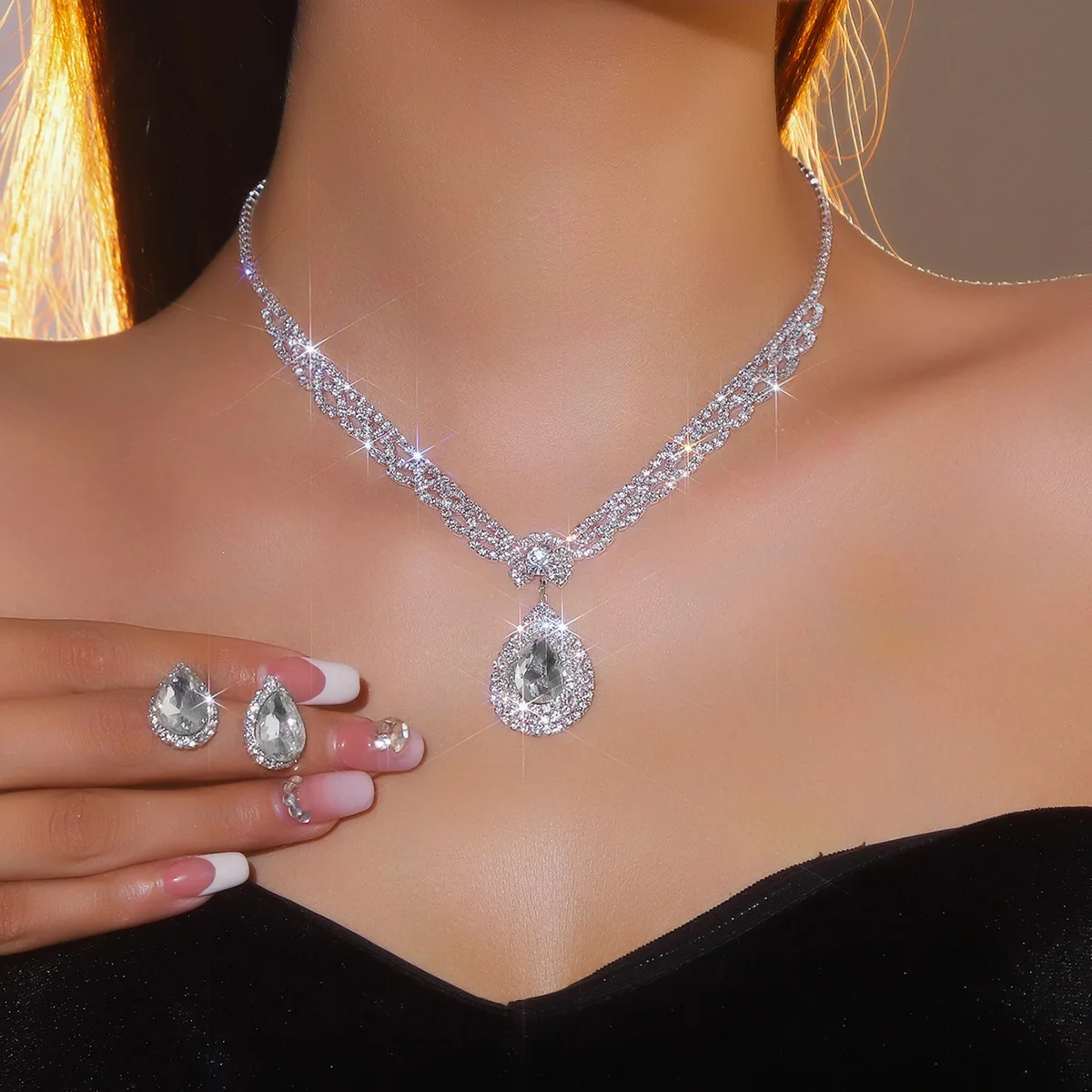 Luxury sparkling diamond water drop necklace earrings two-piece set, fashion trend item earrings set