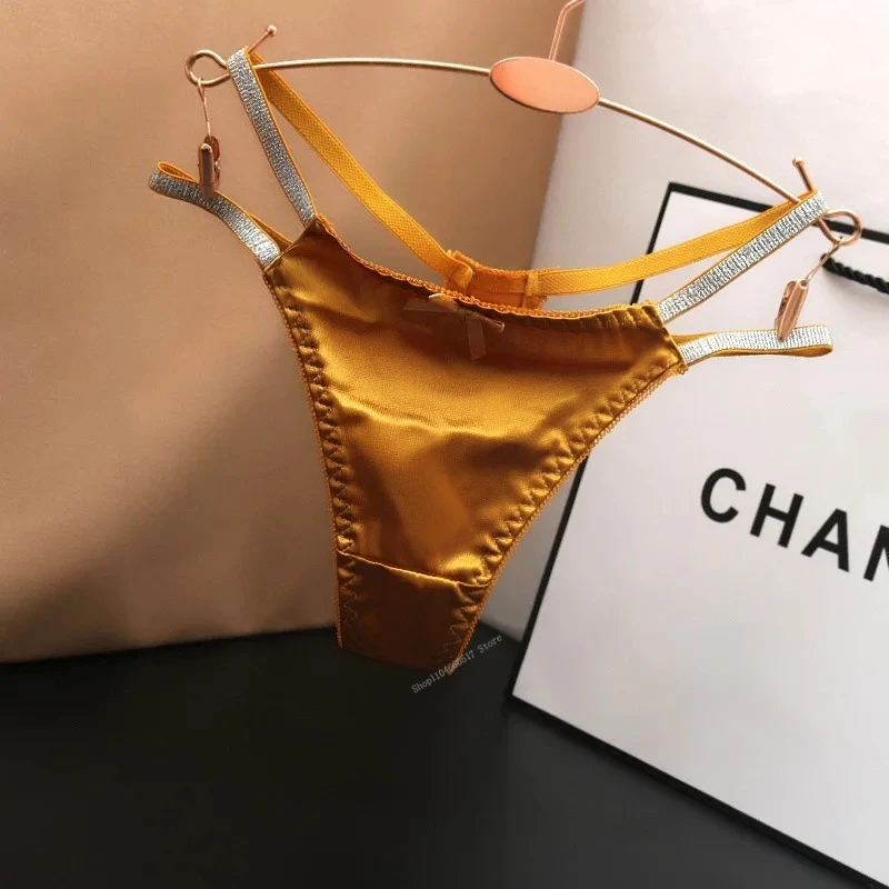 

Сексуальные шелковые атласные стринги с вырезами, модные однотонные трусики с хлопковой ластовицей, низкая посадка, дышащие, однотонные, женское нижнее белье