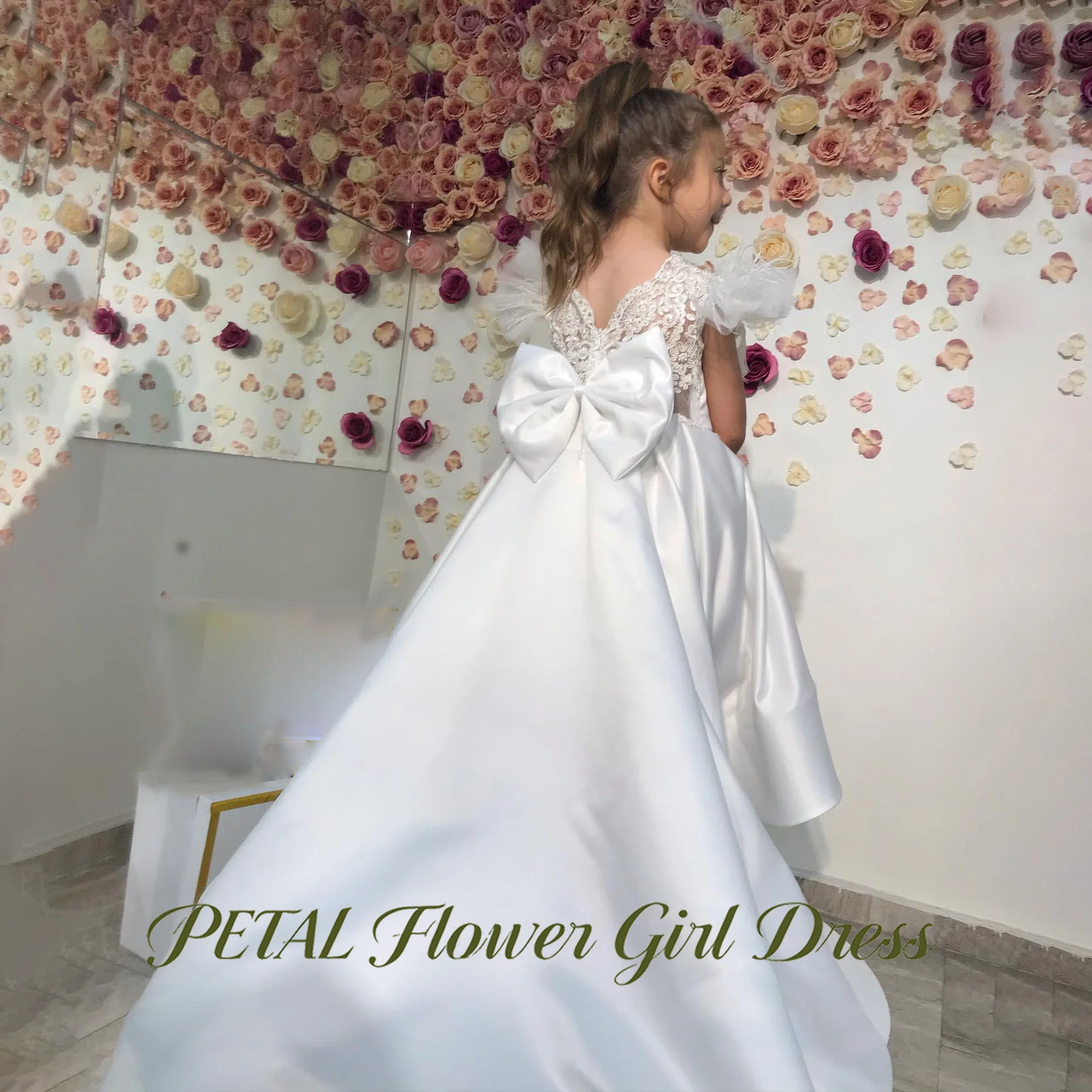 Petal Lace White First Communion Gown with Bow Girls Princess Dress Short Sleeve Evening Party Dress for Girls Customized
