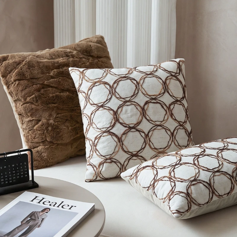 Luxury Plush 3D Embroidered Cushion Cover Brown Cream Throw Pillow Case Cozy Faux Fur Textured Decorative Pillow Cover for Sofa