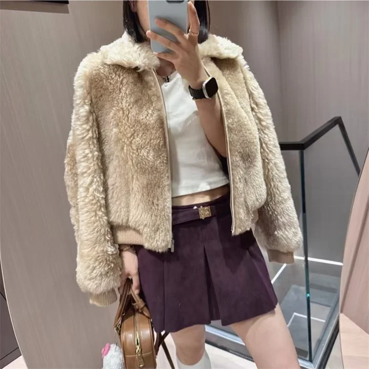 Imported Tuscan leather lapel collar double pocket loose A-shaped version wool integrated short fur coat top women