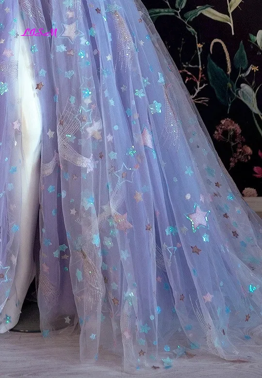 LISM ลาเวนเดอร์ Starry เย็บปักถักร้อย Tulle Fairy พรหมชุดปิดไหล่แขนพัฟ Side Slit ชุดราตรียาว Gowns เสื้อคลุม De bal