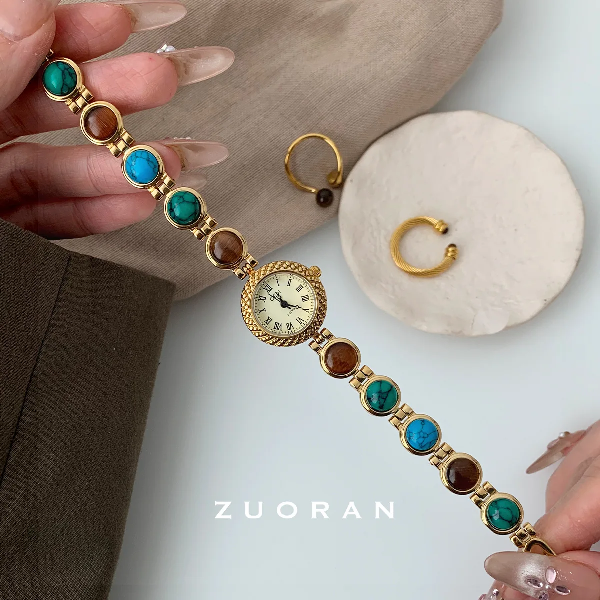 

Elegant ladies' watch with retro styl colorful stone design fashionable and versatile ladies' quartz watch, ladies' accessories