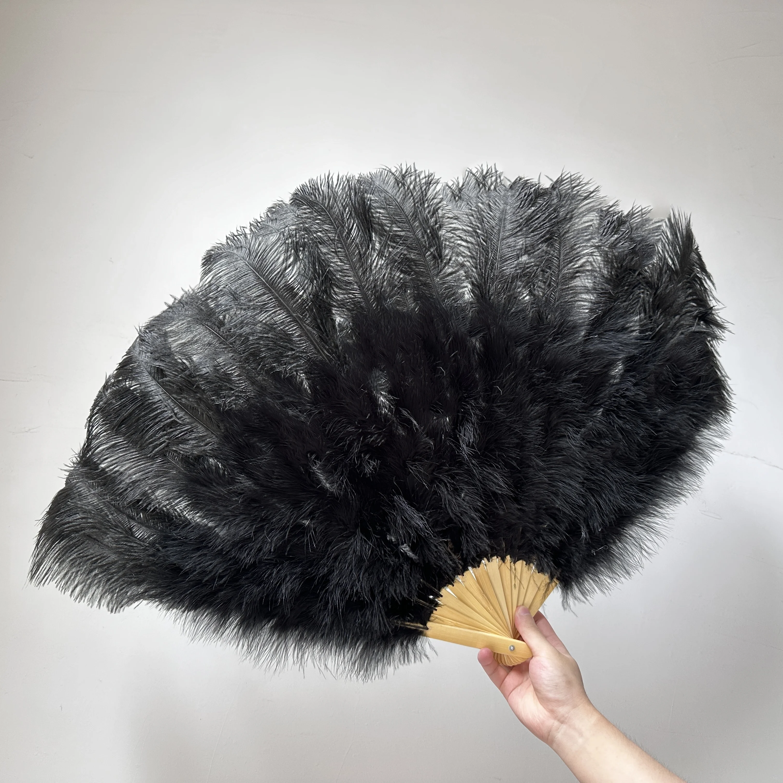 

100CM130CM Black Big Ostrich Feather Fan Fluffy 13 Bone Handheld Carnival Belly Dance Stage Performance Feather Fan Plumes Craft