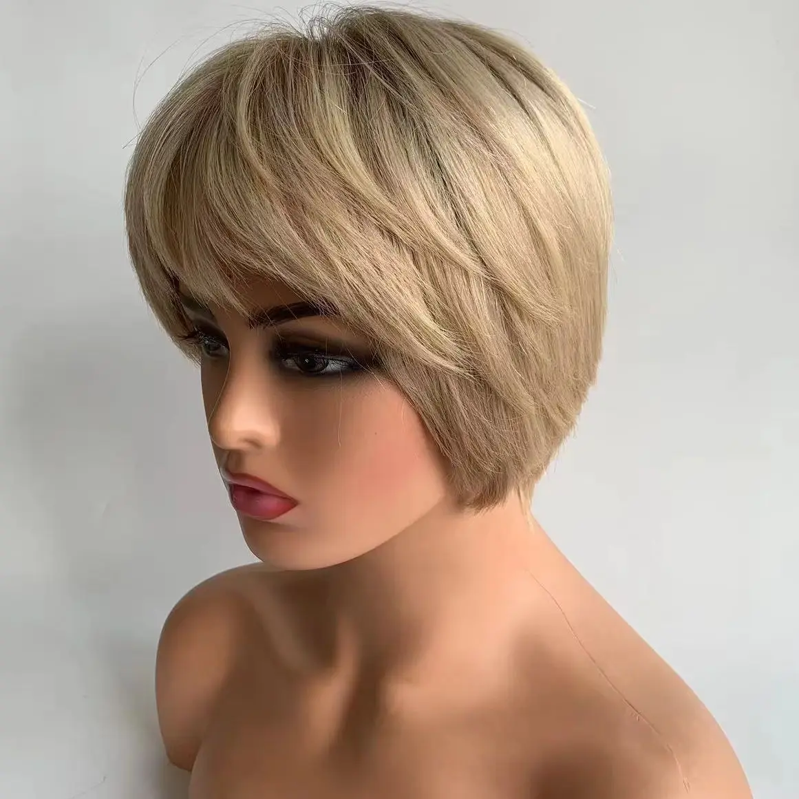 

Коричневый Выделенный Короткий Шелковый Базовый Верх Парик Шнурка Европейские Русские Девственные Человеческие Волосы Коричневые Повседневные Косплей Использование Натуральные Парики