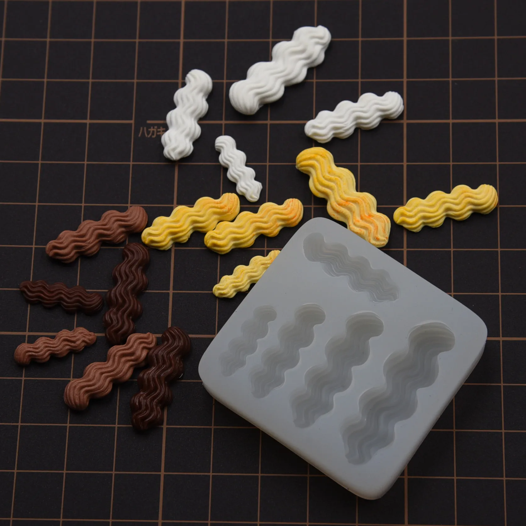 

Miniature Cream Silicone Mold Pottery Clay BDJ doll House Food toy DIY molds